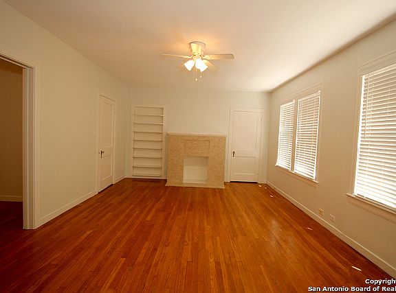 4th image of 6713 Broadway St