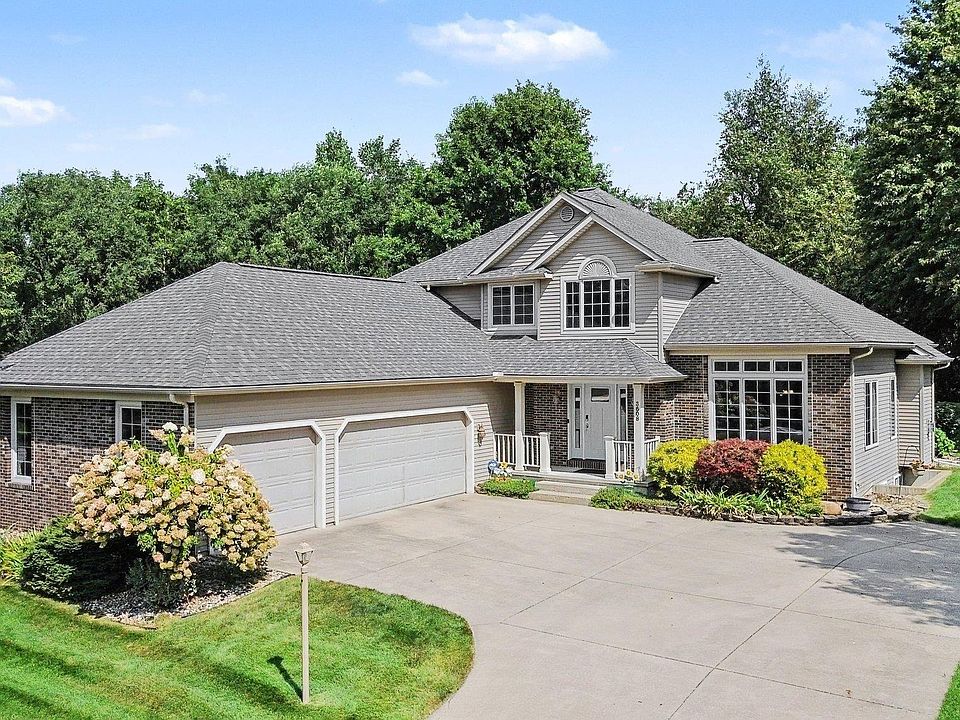 1st image of 3608 Oak Ridge Dr