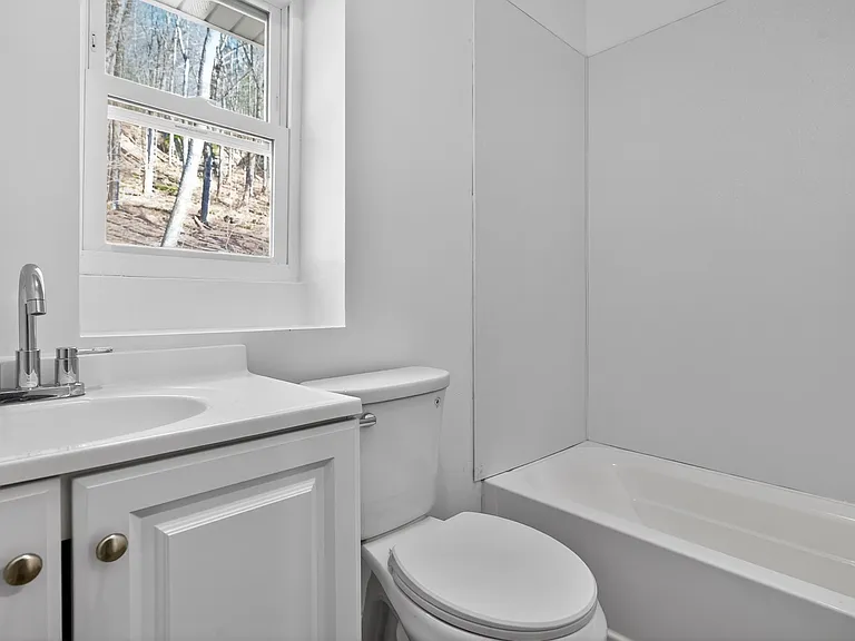 New Bathroom with Tub/Shower