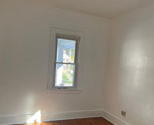 3rd image of 1757 Brussels St