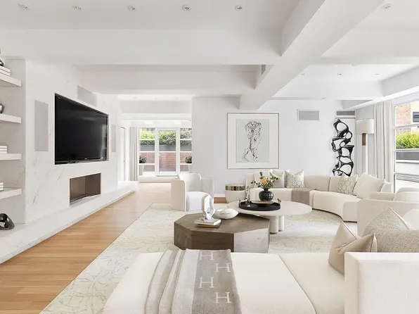 60 Collister Street PH4A image 3 of 19