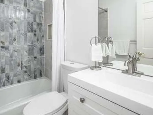 135 Viking Dr E APT 102, Little Canada, MN 55117