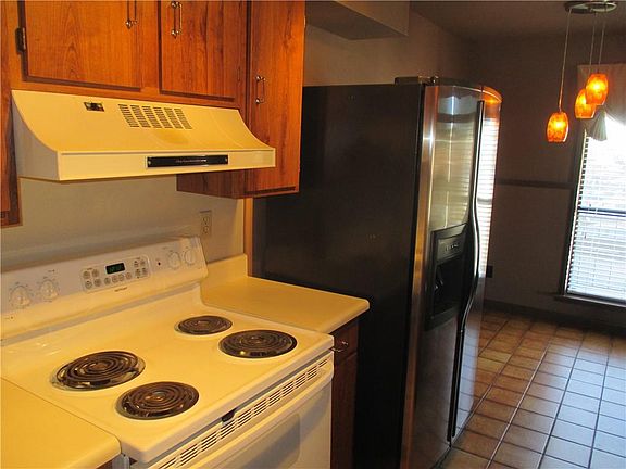 2nd image of 4917 Hearst St APT 206
