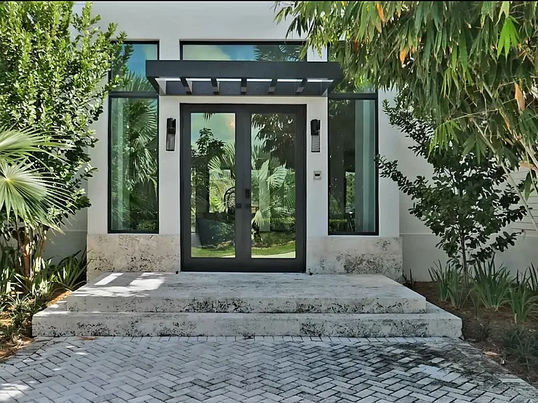 2801 Flamingo Dr — Photo 13