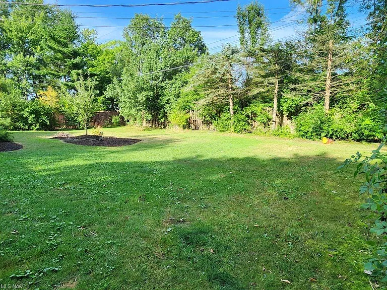 59 Trumbull Dr — Photo 9