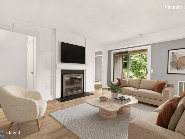 20208 Shipley Ter APT 302, Germantown, MD 20874