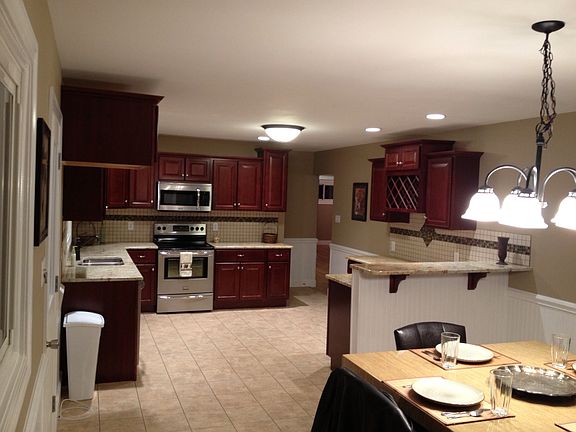 Kitchen & Dining Area