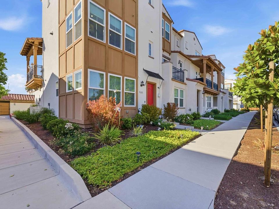 1st image of 585 Los Castanos Dr