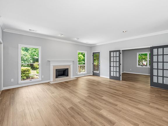 5th image of 757 Rockford Dr