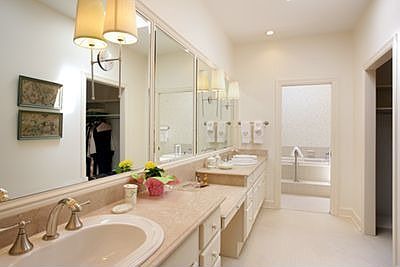 Master bath his & her dressing