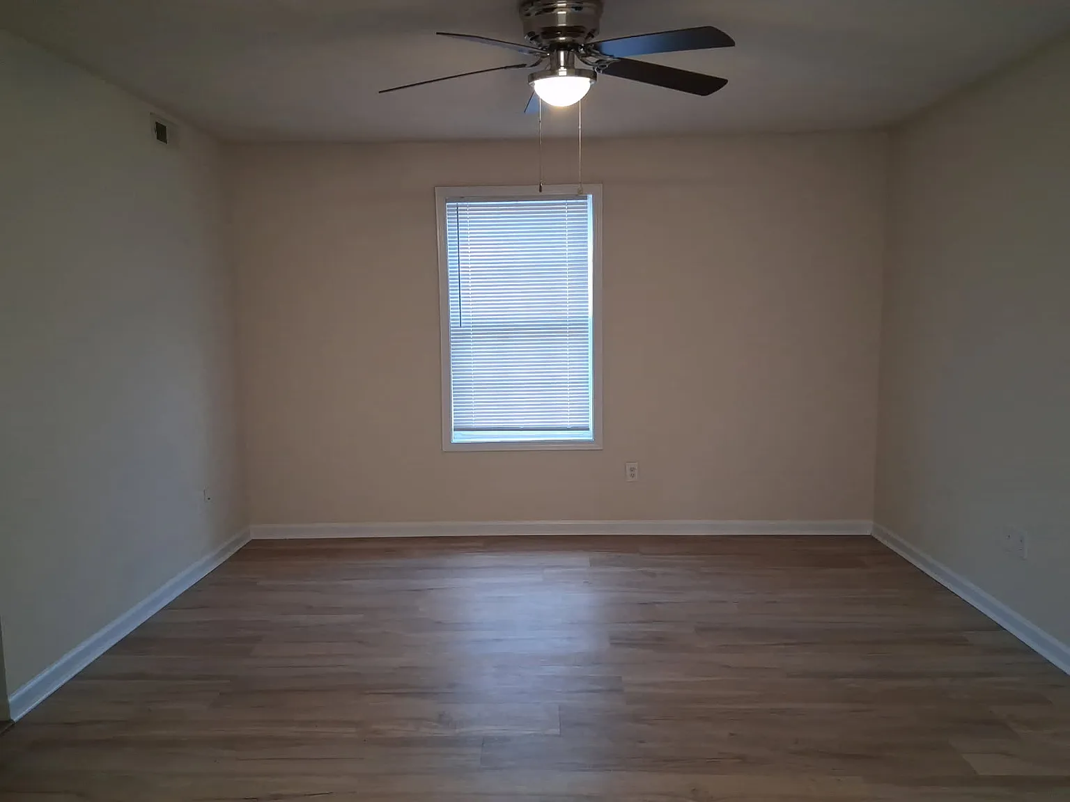 2 bed, $875 — Photo 2