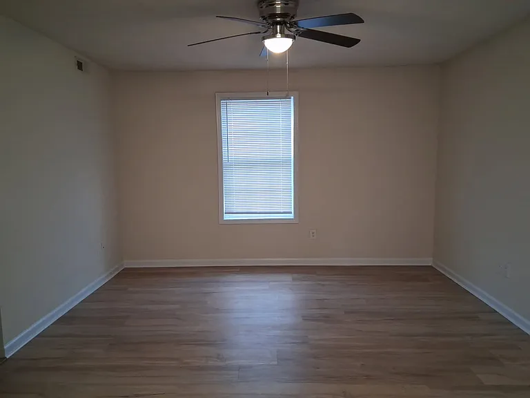 105 Middleton Blvd #105 — Photo 5