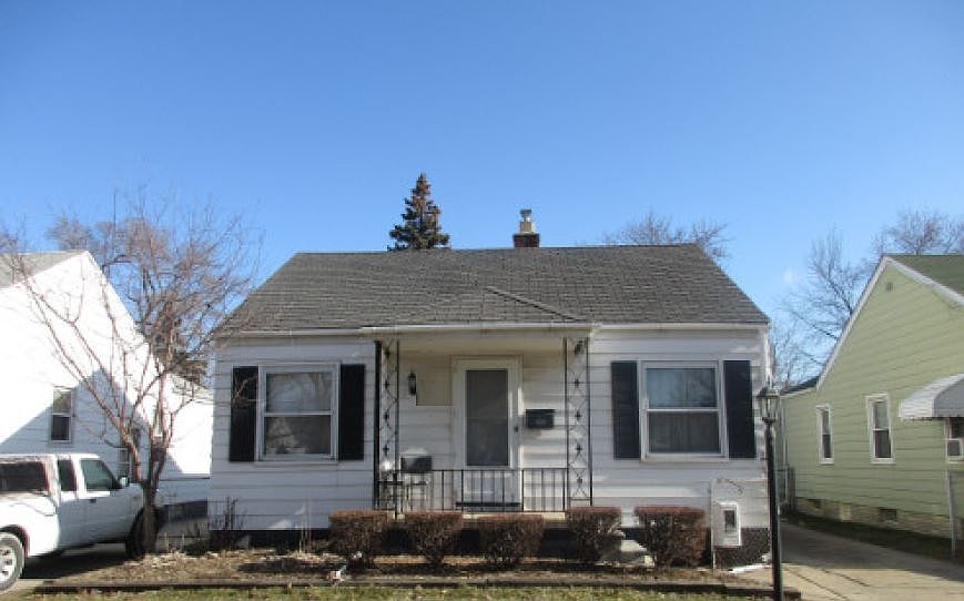 1st image of 19339 Woodcrest St