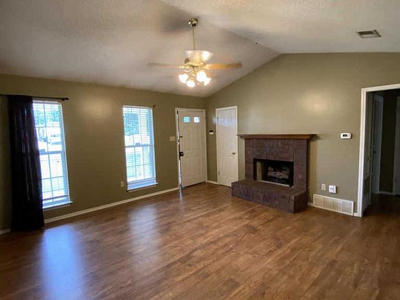 3rd image of 7151 Dunbarton Dr