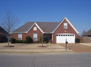 1323 Rain Lake Ln E, Collierville, TN 38017
