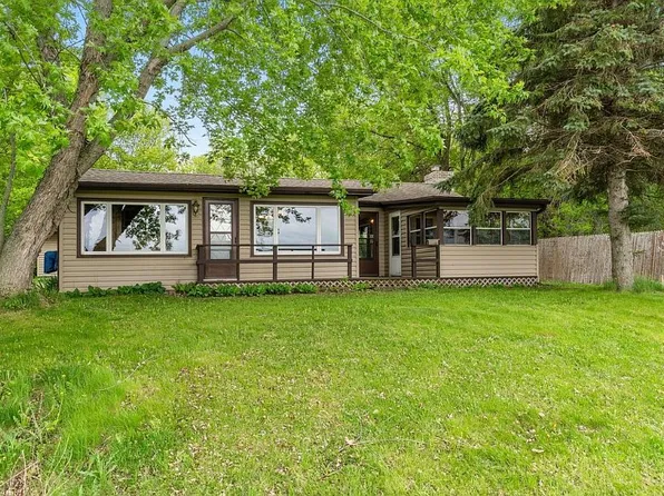 12280 Mentzer Trl, Lindstrom, MN 55045