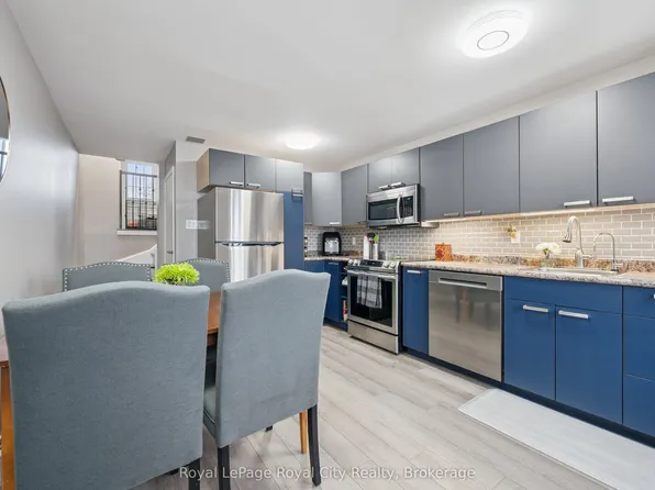 86 Burns Dr #8, Guelph, ON N1H 6V9