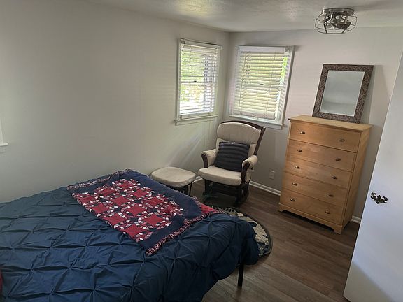 4th image of 411 Riverdale Dr