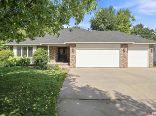 7411 S 41st St, Lincoln, NE 68516