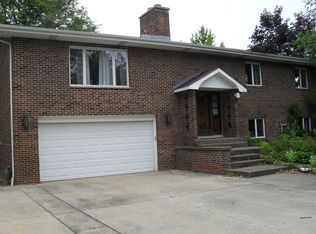 3814 Greenacre Dr, Northbrook, IL