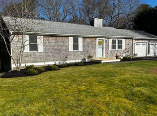 2 S Precinct Rd, Centerville, MA 02632