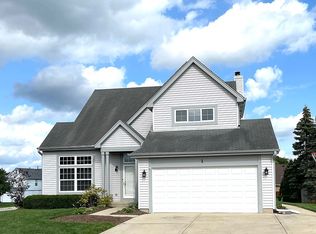 1 S Lakewood Ct, South Elgin, IL 60177