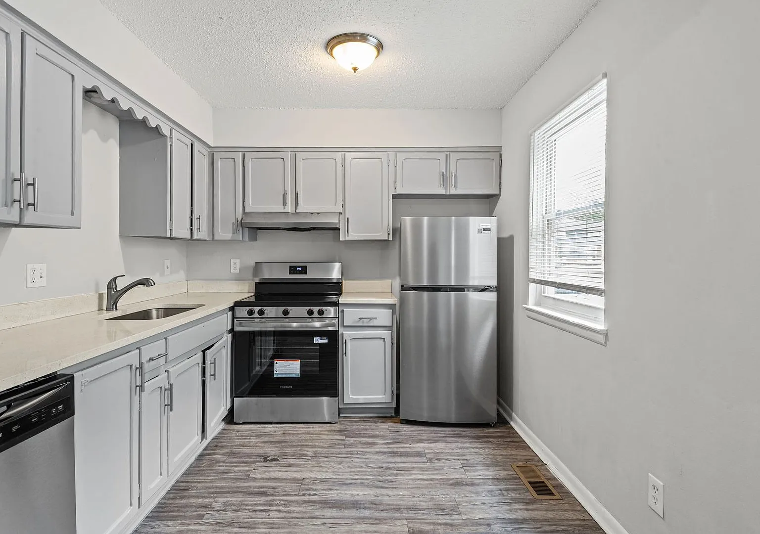 Redwood Village Townhomes — Photo 2