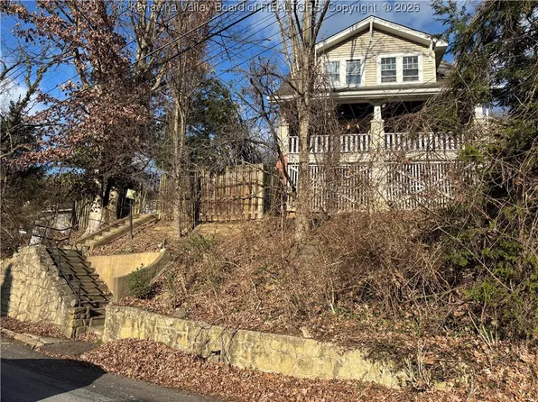 946 Mathews Ave, Charleston, WV 25302