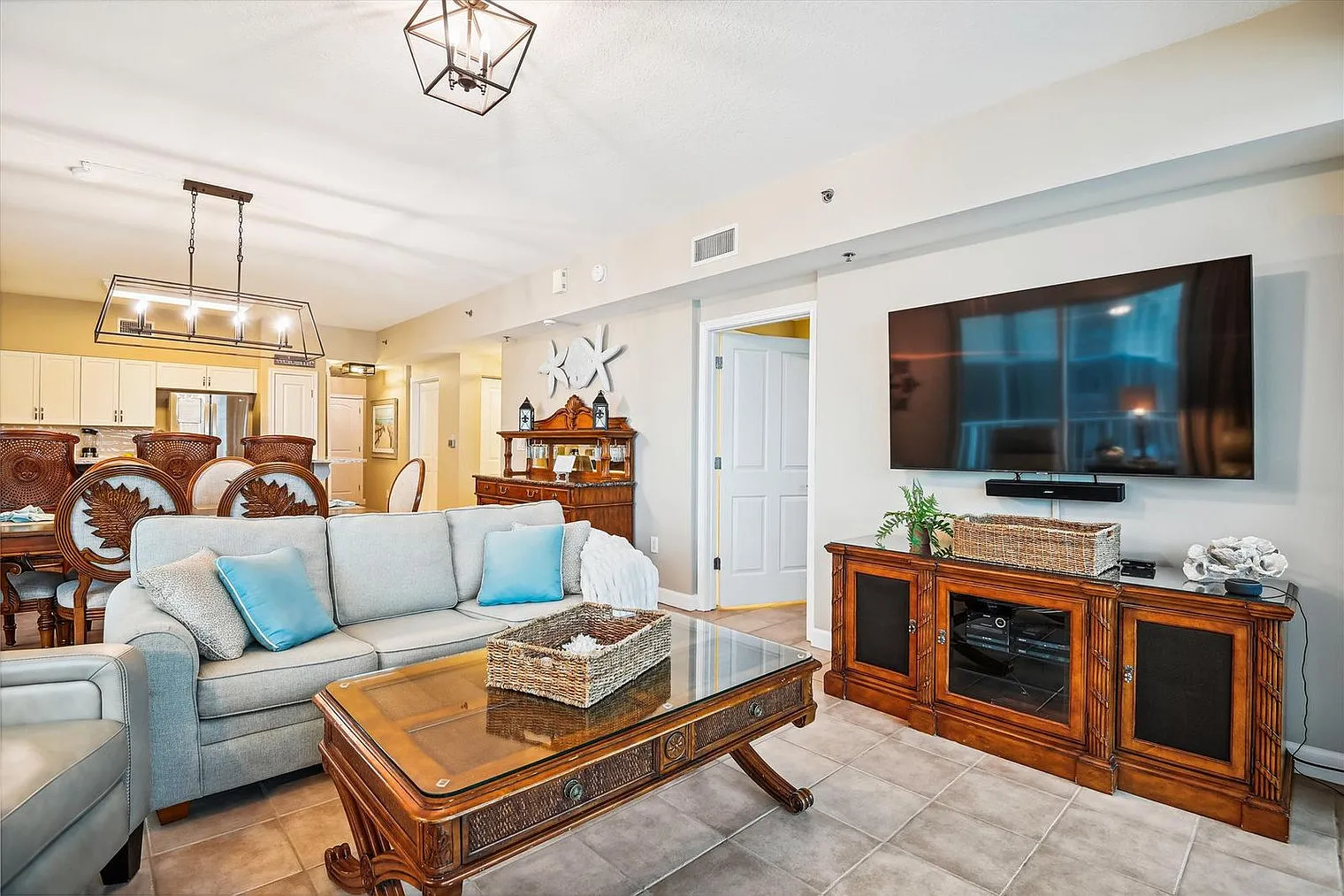 3 bed, 3.0 bath, 1797 sqft, $9,694 — Photo 2