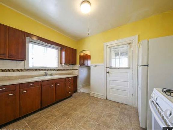 5th image of 315 E Maple Ave #1