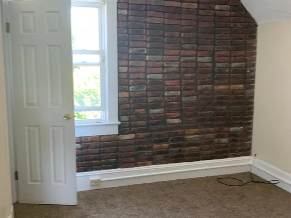 3918 Poe Ave, Cleveland, OH 44109