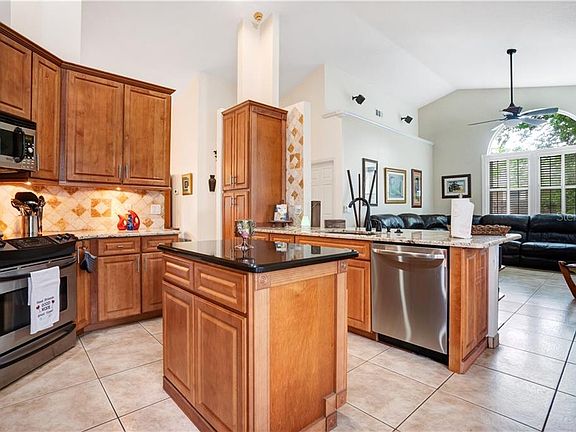 5th image of 14938 Faversham Cir #1