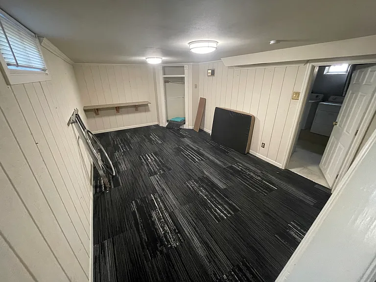 6936 Ravenscroft Dr — Photo 20