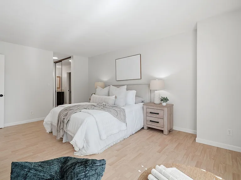1031 Crestview Dr #305 — Photo 15