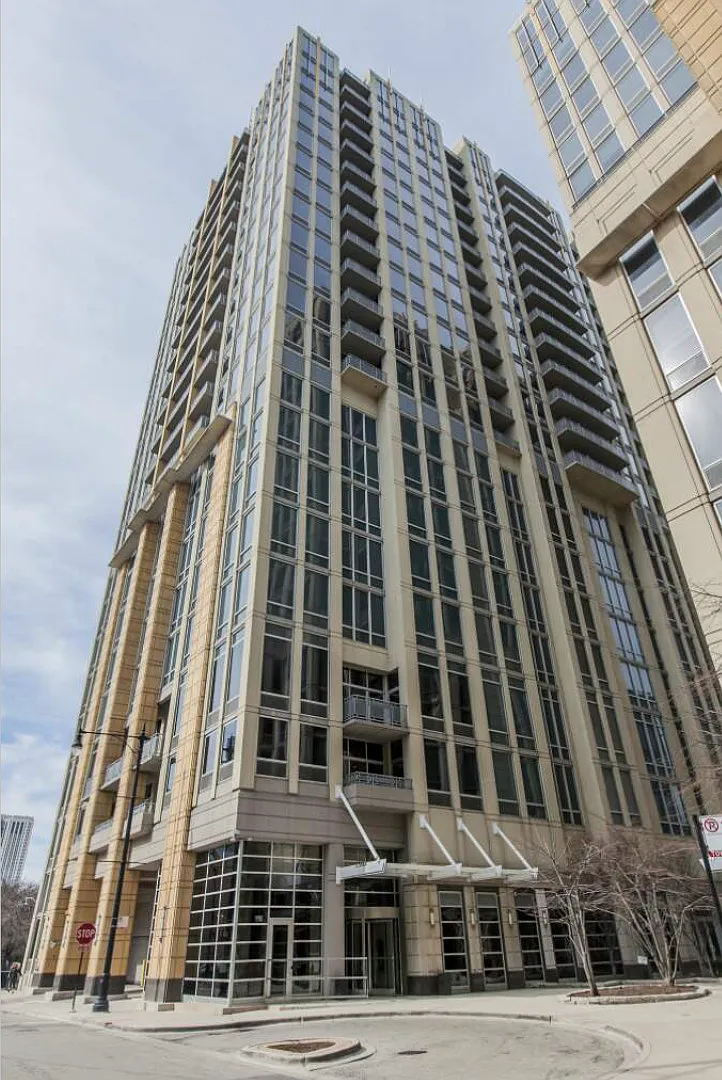 1 bed, 820 sqft, $2,750 — Photo 1