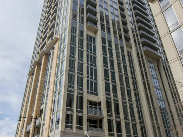 700 N Larrabee St APT 1003, Chicago, IL 60654