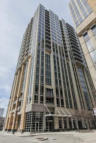 700 N Larrabee St #1003 Photo 1