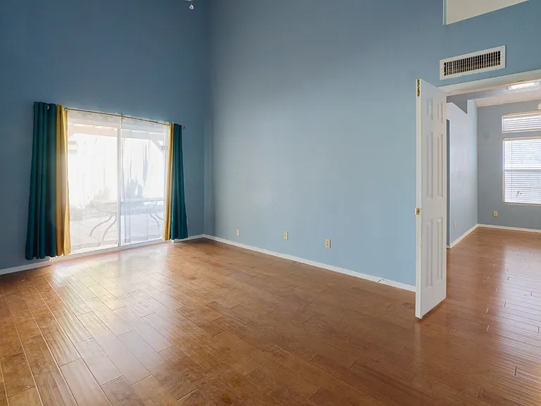 1317 N Palmsprings Dr — Photo 17