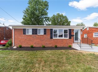 828 Livermore Ln, Elyria, OH