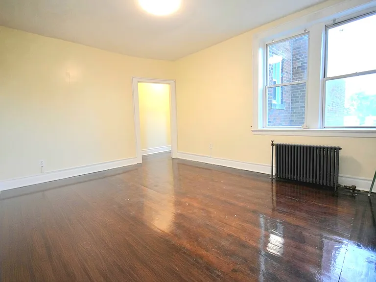 148 Chancellor Ave #D5 — Photo 2