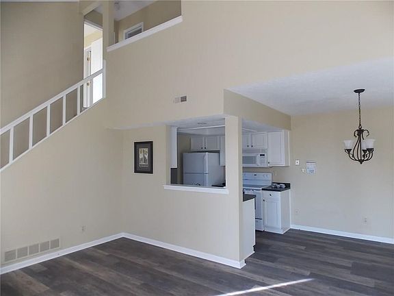2nd image of 2542 Chaseway Ct