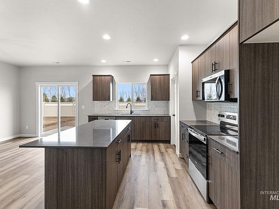 5th image of 3102 E Mossy Creek Dr