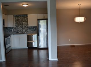 2826 Pease Dr APT 110S, Rocky River, OH 44116