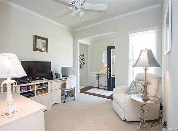4th image of 5033 Thistle Ln