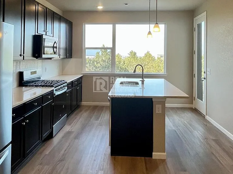 471 Interlocken Blvd — Photo 3