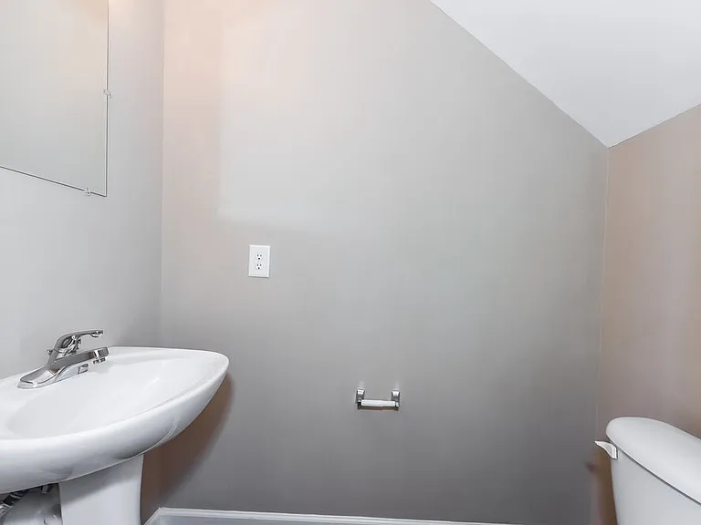 8872 Cressent Glen Ct — Photo 15