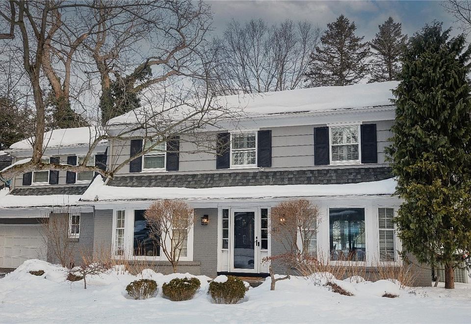 1st image of 40 Pickwick Dr