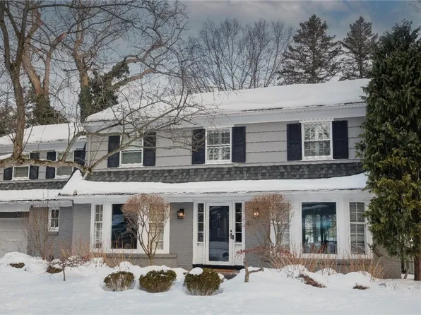 40 Pickwick Dr, Rochester, NY 14618