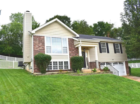 1853 Fox Pointe Dr, Arnold, MO 63010