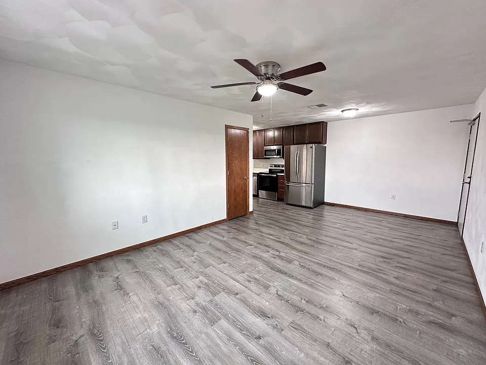 781-785 Brown School Rd